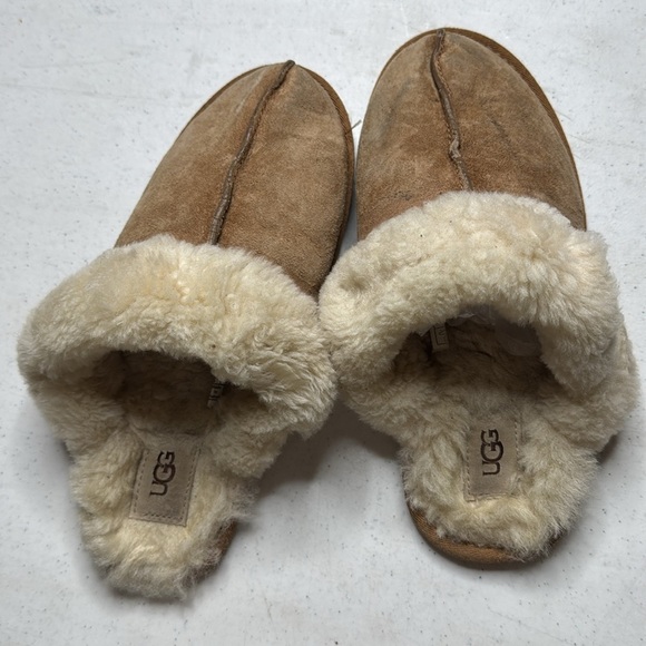 UGG SCUFFETTE II SLIPPERS SAND SIZE 8 USED CONDITION - Picture 10 of 12